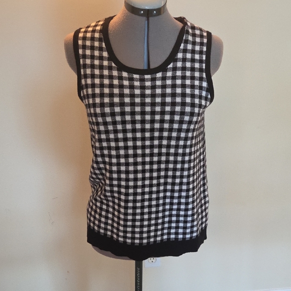 Black and White Jacquard Checkered Sweater 9 - Picture 1 of 3